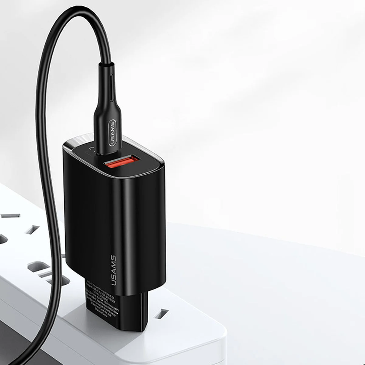 СЗУ Usams US-CC121 T35 QC3.0 + PD3.0 20W Чорний