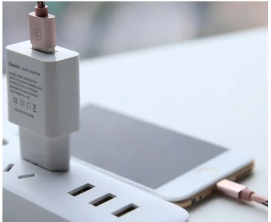 СЗУ Baseus Letour Charger EU (1USB 2.1A) Белый