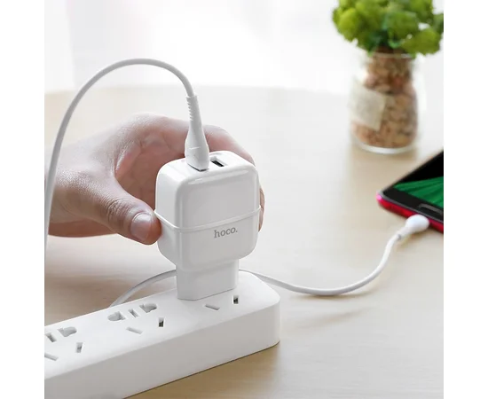 СЗУ Hoco C77A (2USB/2.4A) + MicroUSB Белый