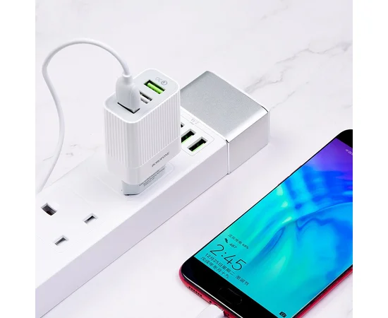 СЗУ Borofone BA40A Speedway three-Port QC3.0 Белый