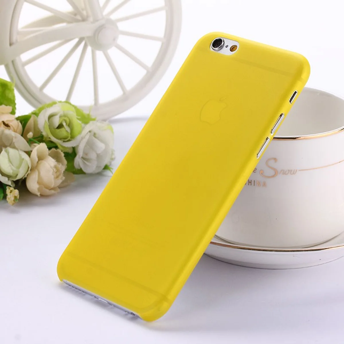 Ультратонкий чехол "Ultrathin 0.3mm" желтый iPhone 6/6S