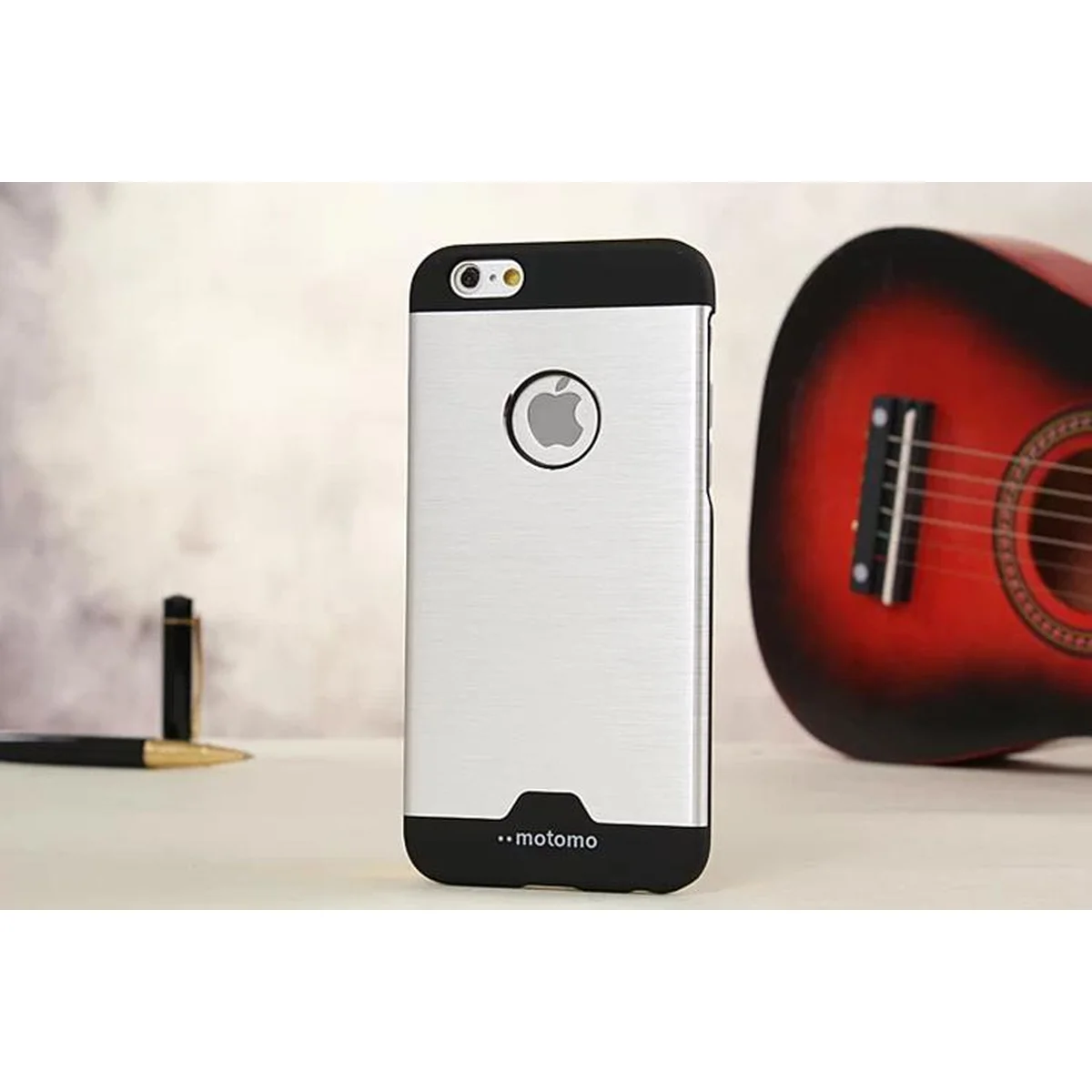 Чехол с алюминиевой задней крышкой "Motomo" пластиковый для iPhone 6 Plus/6S Plus серебряный
